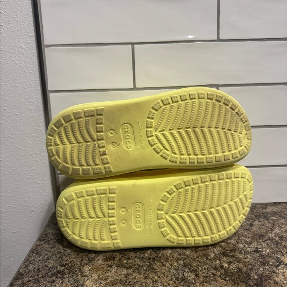 Bright Lemon Yellow Platform Crocs women’s 10/ men’s 8 - Picture 10 of 13